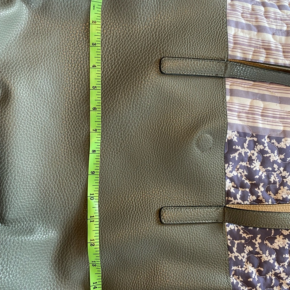 Tote - Picture 3 of 3